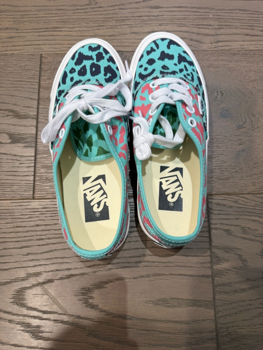 Vans Leopard Print Low Top Sneakers in Teal, Pink & Black New Womens 6 - Picture 5 of 6